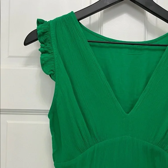 GOA Paris Kelly Green Ruffle Sleeve V-Neck Gauzy Tiered Mini Dress - Picture 2 of 13